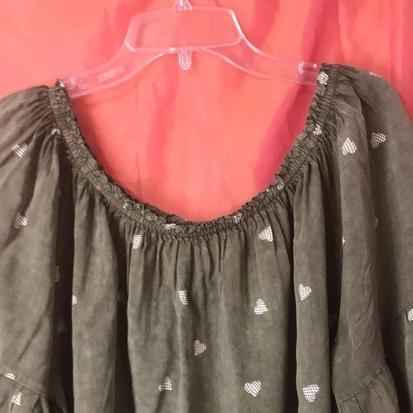 EASEL Women’s Peasant Style Top Green with White Hearts Sz L Ruffle bell sleeve - Picture 4 of 10